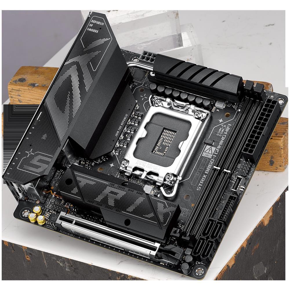 ASUS Scheda Madre ROG STRIX B860-I GAMING WIFI Socket LGA 1851 Chipset B860 Mini ITX